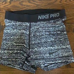 NEW CONDITION NIKE PRO SPANDEX SHORTS SIZE SMALL